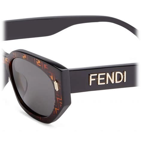 occhiali da sole di fendi